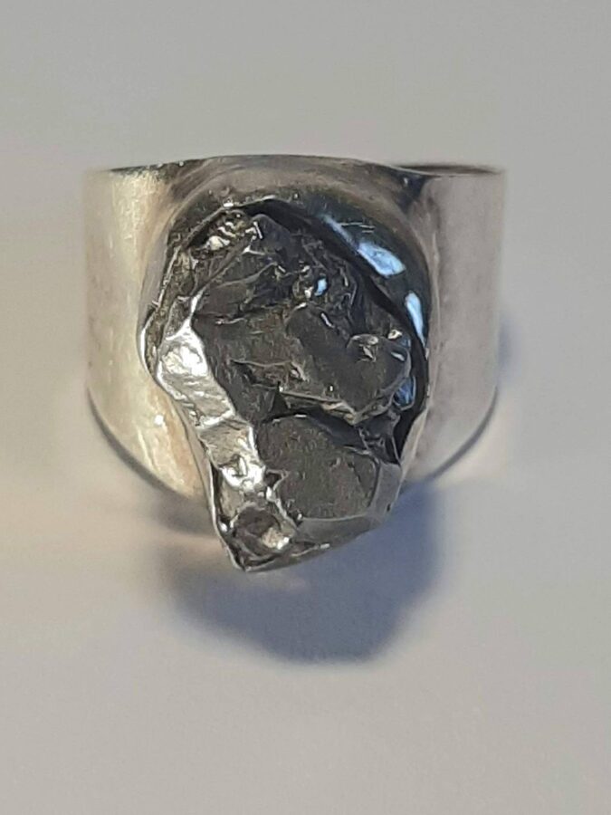 Raw Meteorite Gemstone Silver Ring, Meteorite Ring, 925 Sterling Silver,  Unique Meteorite Stone, Meteorite Silver Ring, Gift For Mother : Amazon.ca:  Handmade Products