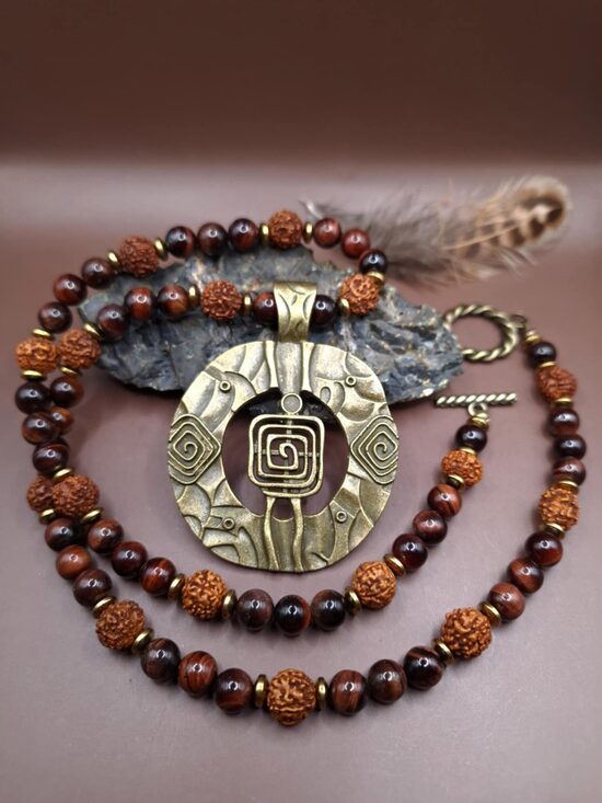 Tīģera acs, hematīts, rudrakša. Kulons - 6 cm. Krelle - 64 cm. 