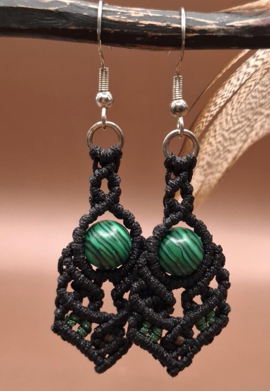Malachite. 4 cm from clasp.