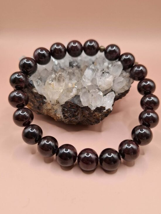 Granāts. Akm. 10 mm. 20 cm. 