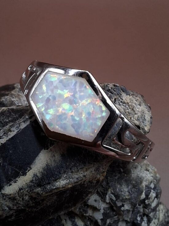 Fire opal. Silver. Size 8.