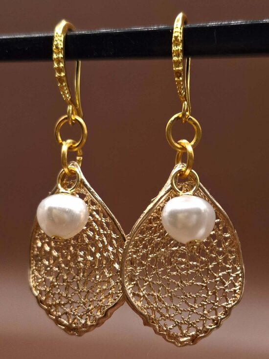 Mākslīgā pērle. Antialerģisks metāls. Zelta tonī. 5 cm. 