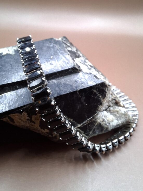 Cirkonijs. Antialerģisks metāls. 18 cm.