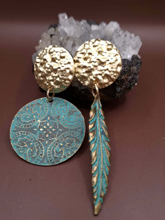 Asimetriski auskari. Garākais 8 cm. Antialerģisks metāls. 