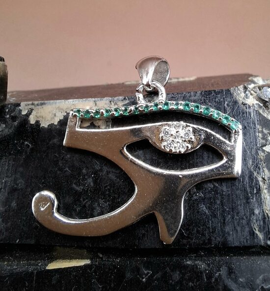 Cirkoniji. Sudrabs. 2x2 cm. 