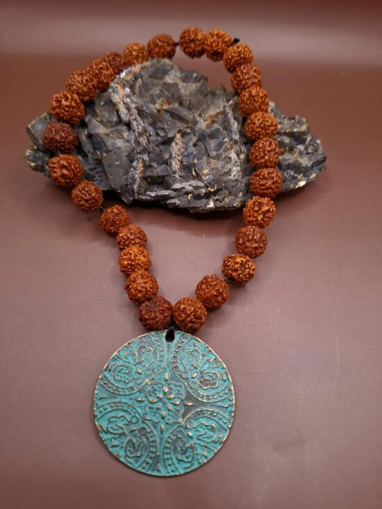 Counting beads. 27 stages. Rudraksha. Pendant - metal.