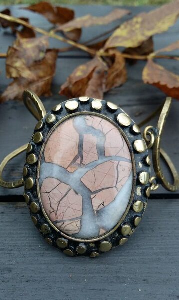 Jašmas rokassprādze. Lielums - 24 cm.