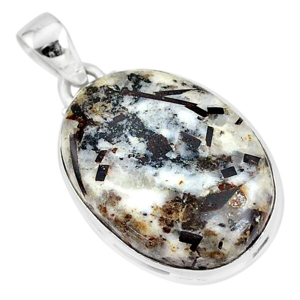 Астрофиллит. Серебряный. Камень 2,7 х 2 см.