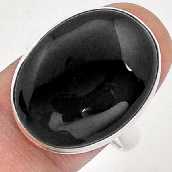 Оникс. Поверхность 2 см. Серебряный. Размер 19,5.