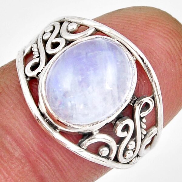 Moonstone. Silver. Stone surface 1 cm. Size 7,5. 